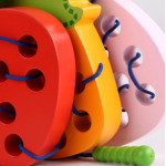 Шнурівка Tree Toys Полуничка дерев'яна гра MD1228