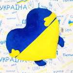 Мягкая Игрушка Сердце 26 см, патриотическая подушка, игрушка-сувенир сине-желтая (RV180402) Мягкая Игрушка Сердце 26 см, патриотическая подушка, игрушка-сувенир сине-желтая (RV180402)