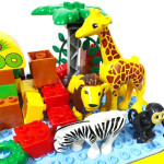 Игровой стол с крупным Конструктором Zoo 55 деталей 3688A