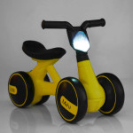 Біговел толокар Bambi Mini з музичними та світловими ефектами жовтий D4086