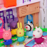 Игрушечный "Домик Пеппы" Beautiful Villa на 2 этажа, игровой набор с фигурками, подсветка, звук, игровые фигурки, мебель BN611 A
